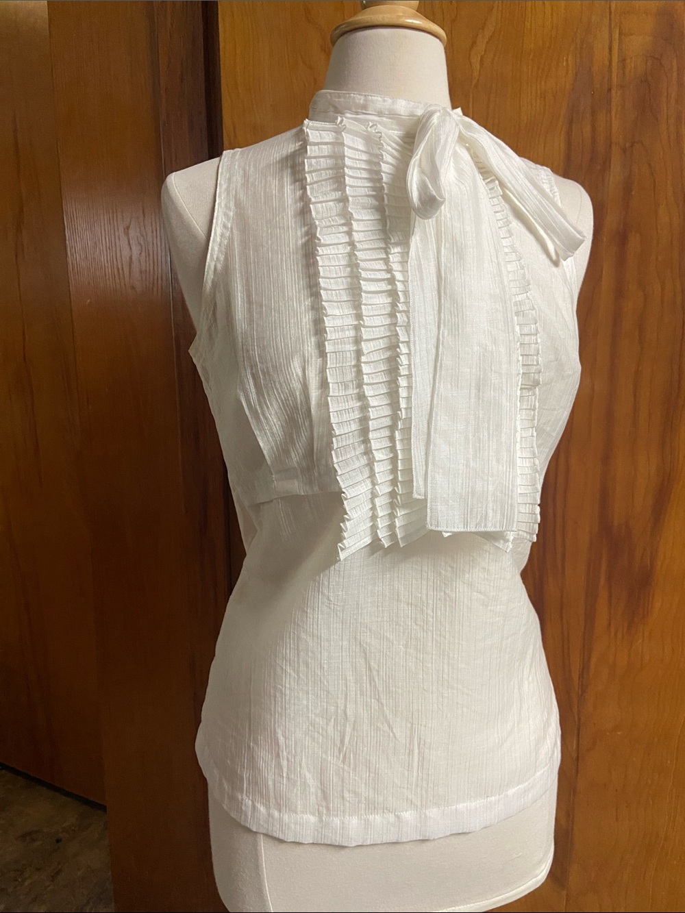 W by Worth White Sleeveless Ruffled Tie-Neck Blouse Tuxedo Bow Sheer  10